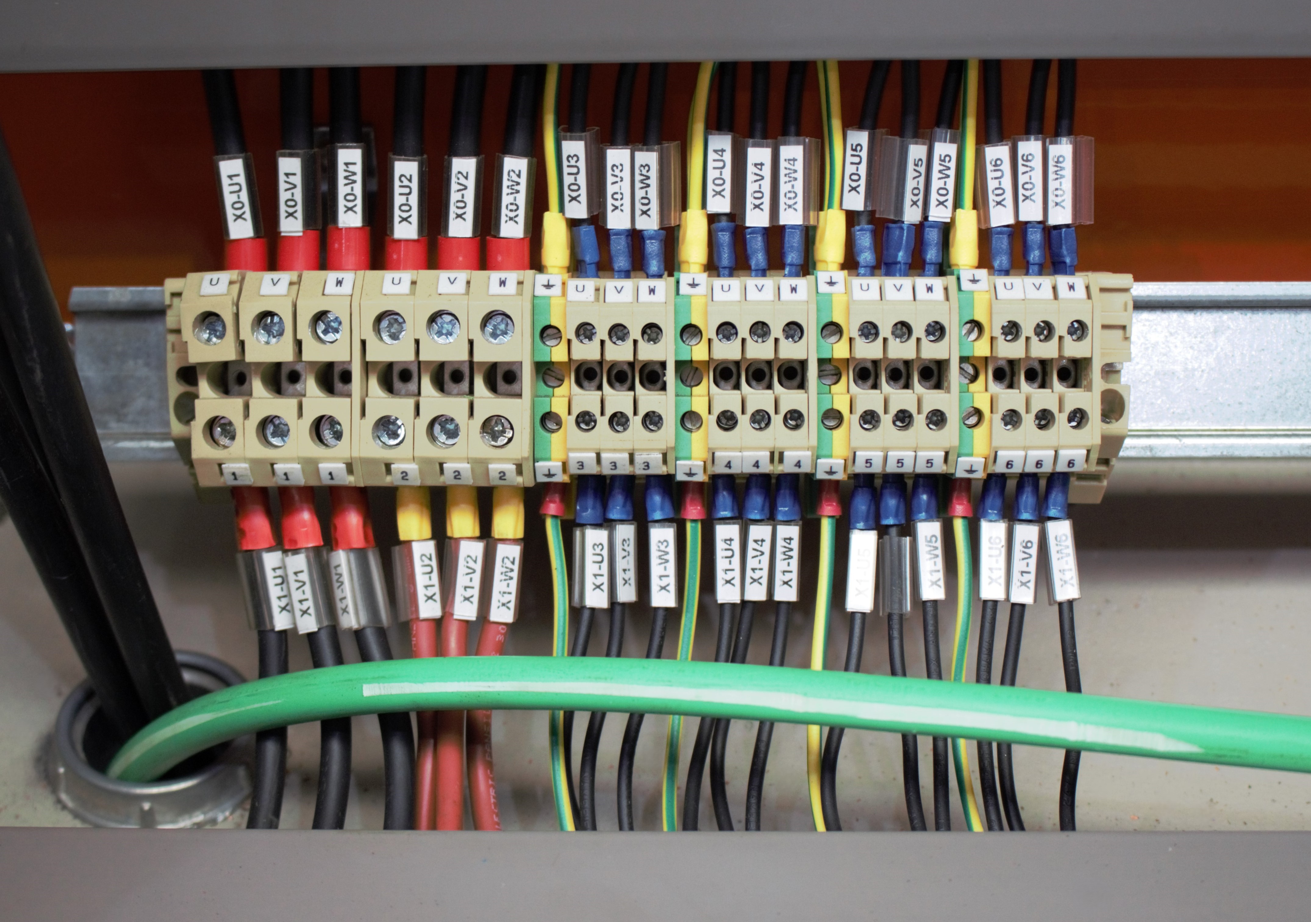 Terminais Elétricos: quais são os tipos mais comuns e para que servem?